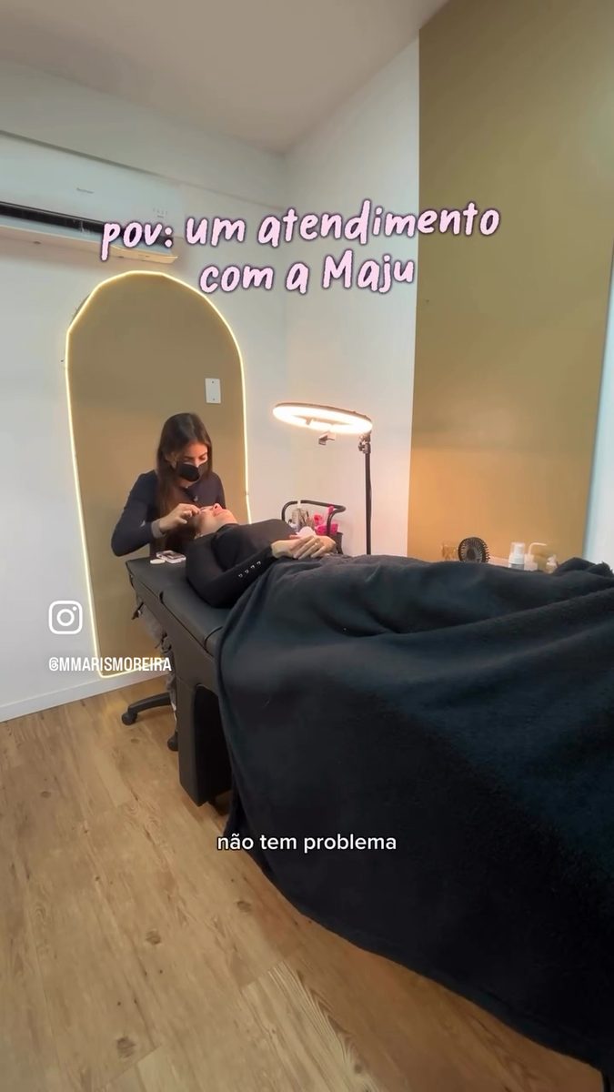 Vídeo de atendimento com a Maju
